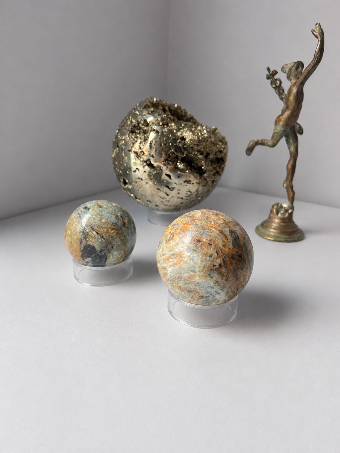  Blue Kyanite Sphere by Pietra Studio Milano