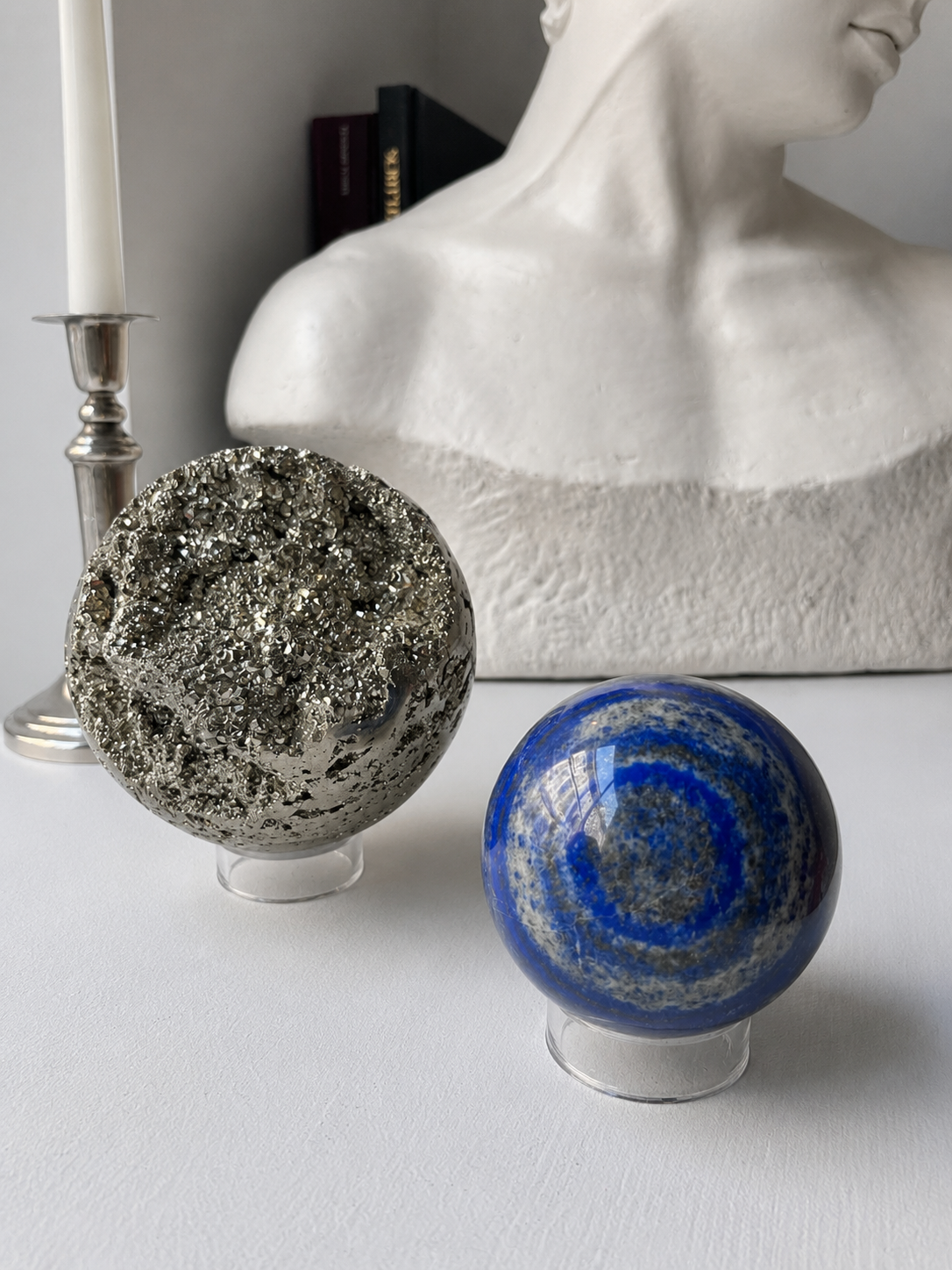  lapis lazuli crystal sphere by Pietra Studio Milano